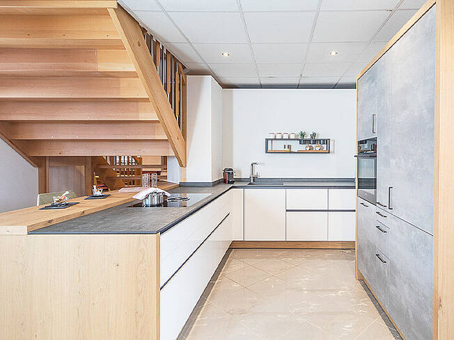 Keramik Arbeitsplatte dunkel