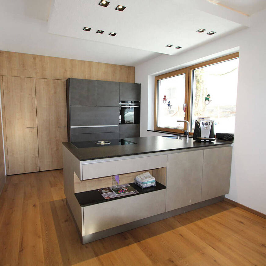 kleine-kueche-grifflos-kirchbichl