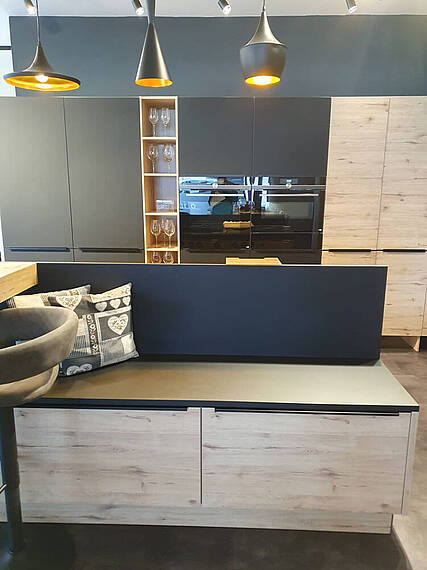 kuecheninsel-sitzbank-mithelfen-kinder