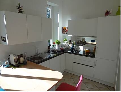 symbolbild-halbinsel-in-kleiner-kueche