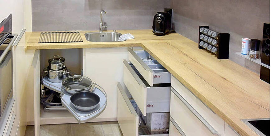 symbolbild-loesungen-um-tote-ecken-in-kleinen-kuechen-zu-vermeiden