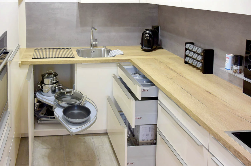 symbolbild-tote-ecken-in-u-kueche-vermeiden